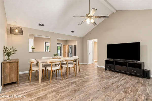 2038 BROAD OAK DR