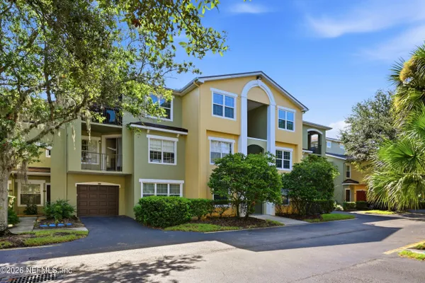 2005 MARIPOSA VISTA LN 207