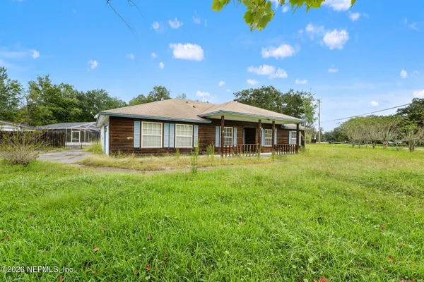 525 HICKORY DR