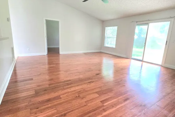 1664 GLEN LAUREL DR