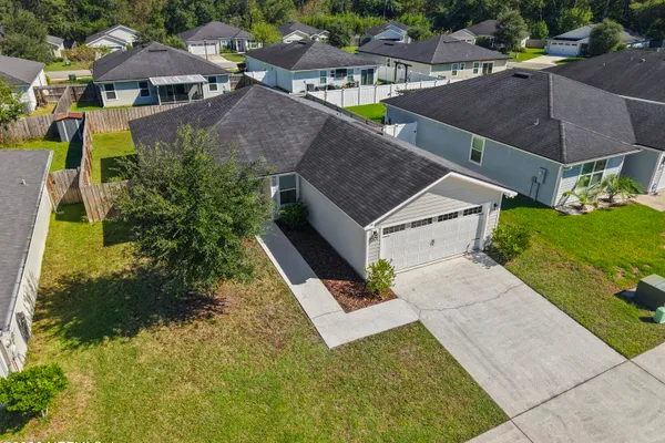 1301 SARAHS LANDING DR