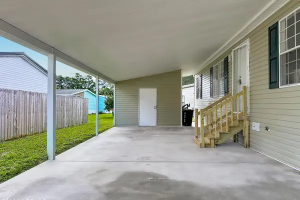 108 PINE LAKE DR