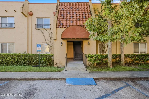 3914 TOREADOR CT 5