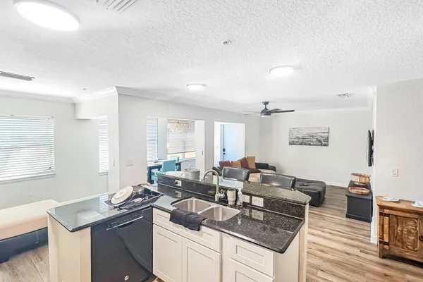 200 LAGUNA VILLAS C32