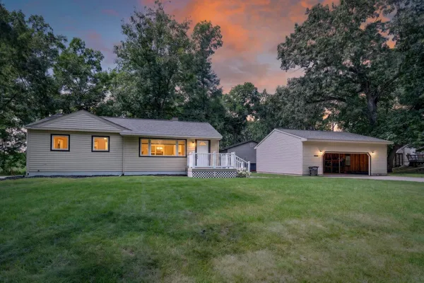 8929 ROBINWOOD CT
