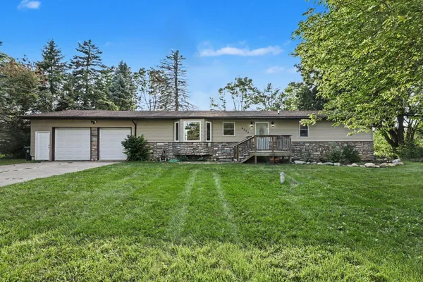 4704 ROHR RD
