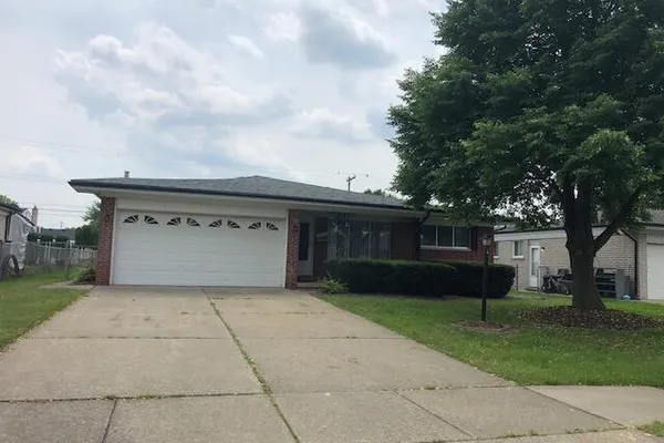11242 GLENIS DR