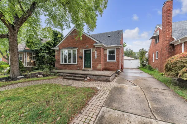 15106 WHITE AVE