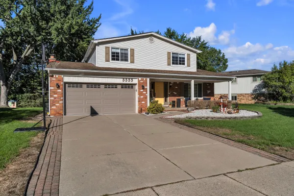 5555 PATTERSON DR