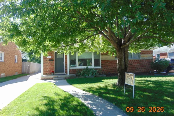 1616 GENESEE DR