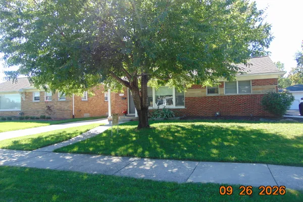 1616 GENESEE DR
