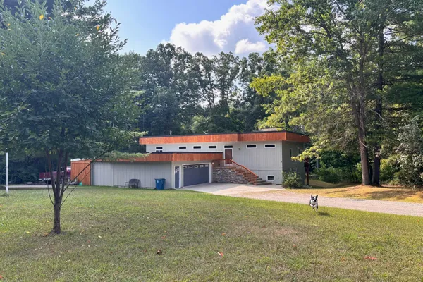 1001 S 10 1/2 MILE RD