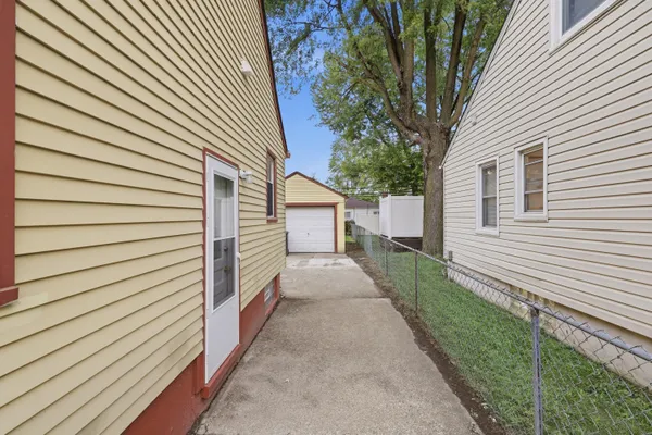 17535 WALL ST