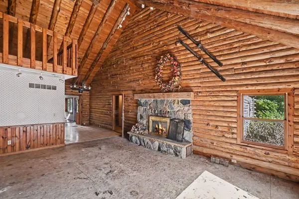 8515 PRICE RD