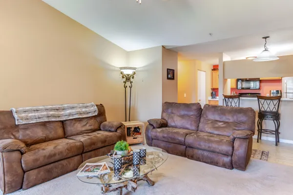 1137 CURZON CT 203