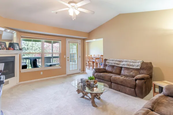 1137 CURZON CT 203