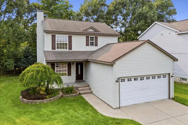 608 HERITAGE CIR