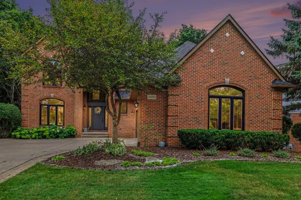 18080 CASCADE DR