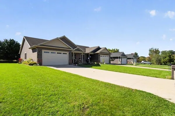 788 MEADOWS CT