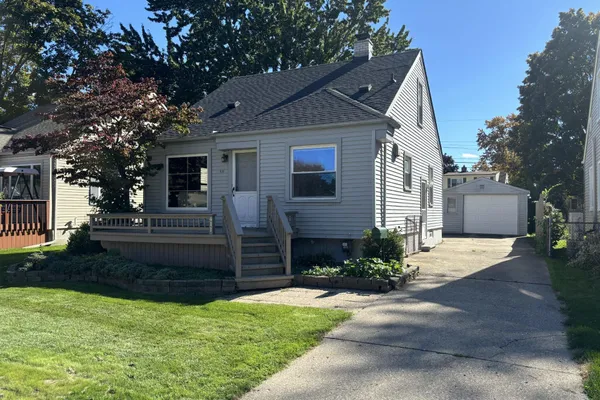 411 LEROY AVE