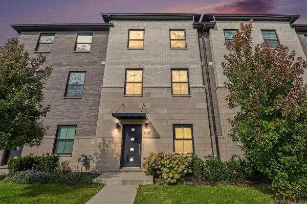 2921 SUMMERS PL