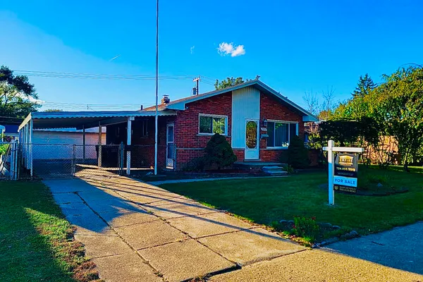 820 S VENOY RD