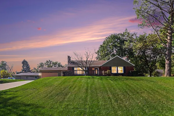 167 UNIVERSITY DR