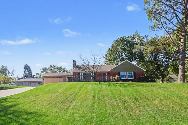 167 UNIVERSITY DR