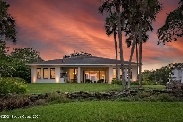 11 BAYSHORE CT
