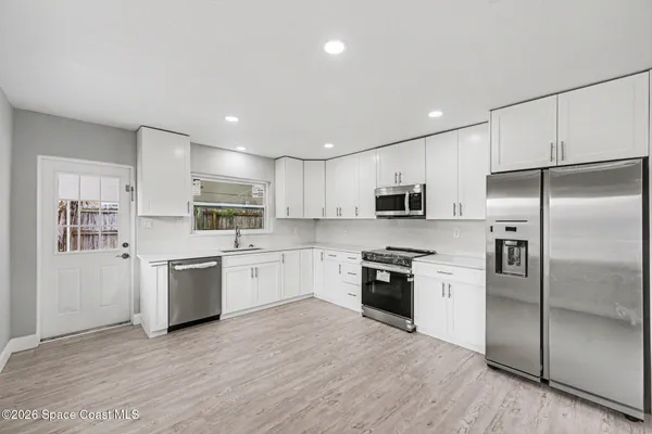300 NORWOOD ST