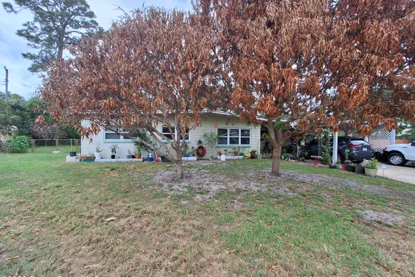 3200 ROYAL PALM CT
