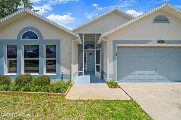 1272 WHITE OAK CIR