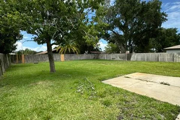 2024 HOGAN DR
