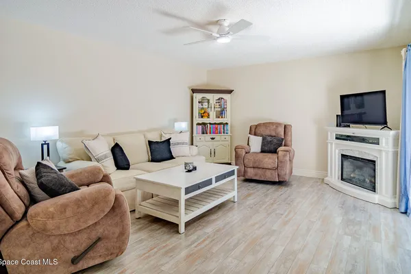 1717 PATTY CIR
