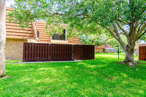 1717 PATTY CIR