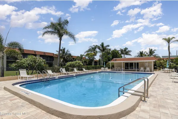 201 SAINT LUCIE LN 407