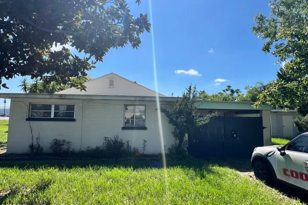 104 GRACE AVE