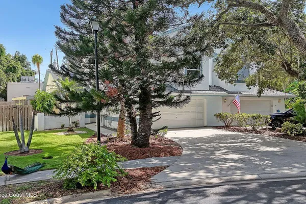 104 OCEAN GARDEN LN