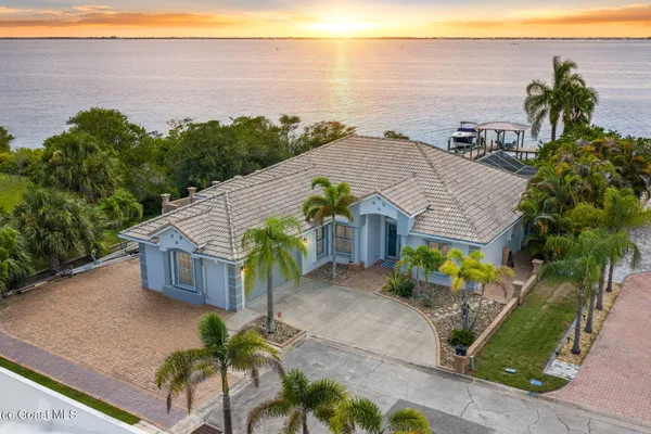809 W CENTRAL BLVD