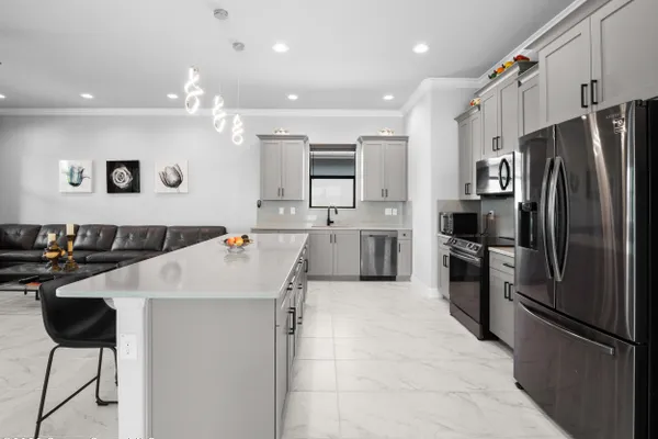 4578 TROVITA CIR