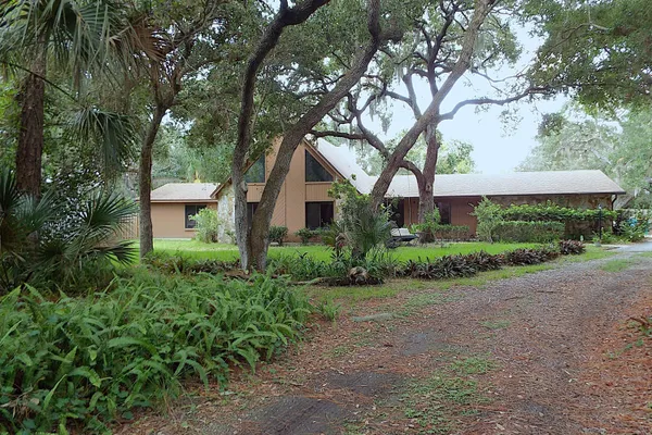 685 CARAMBOLA DR