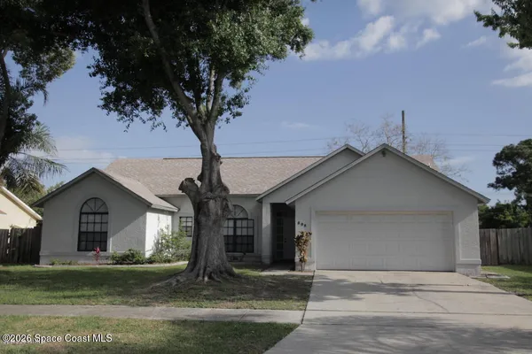 898 JAMESTOWN DR