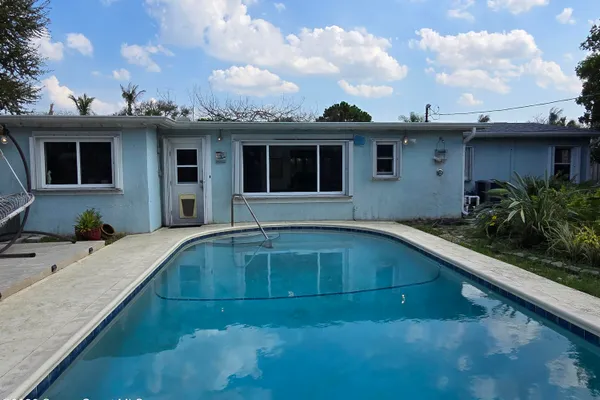 340 AVENIDA DEL SOL