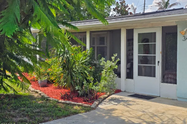 340 AVENIDA DEL SOL