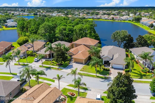1426 CLUBHOUSE DR
