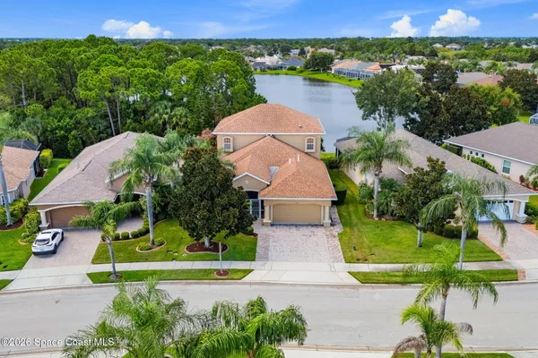 1426 CLUBHOUSE DR