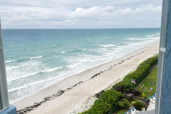 1175 HIGHWAY A1A 710