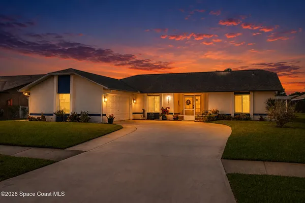 2047 BOTTLEBRUSH DR