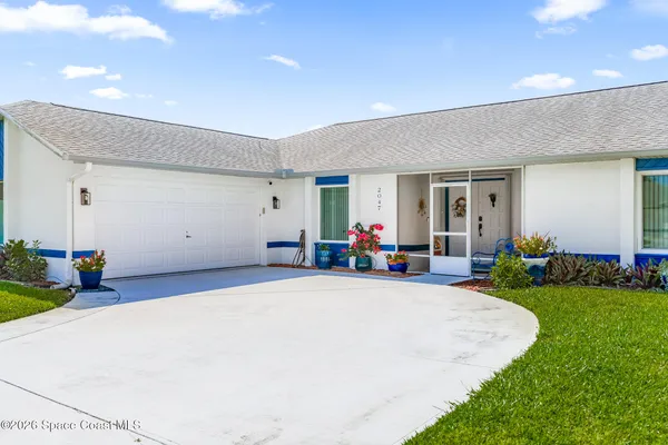 2047 BOTTLEBRUSH DR