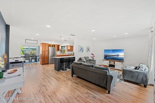 366 CORAL DR